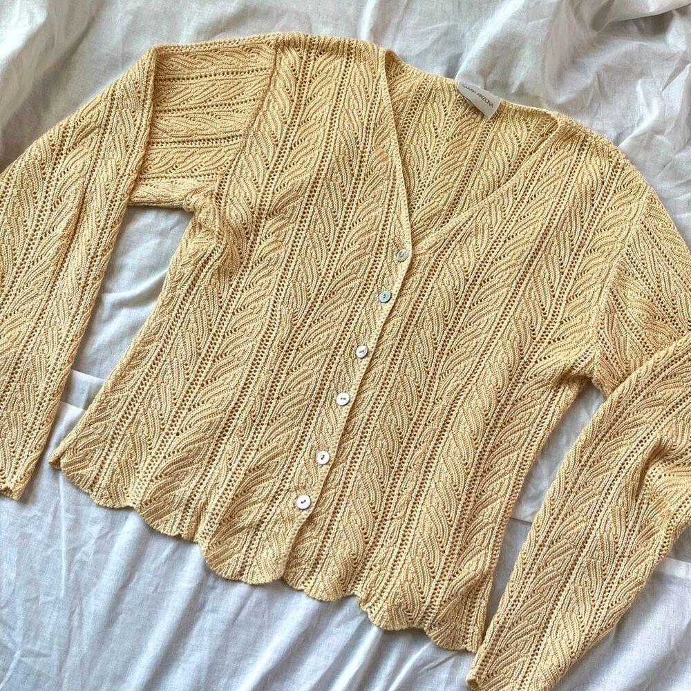 VTG Romantic Cottagecore Cardigan Butter Yellow Scalloped Knit S/M - Picture 15 of 16
